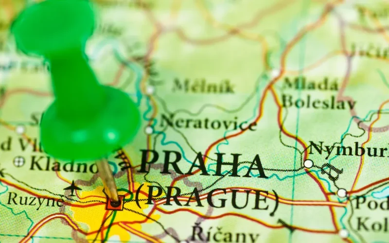 Onde fica Praga no mapa